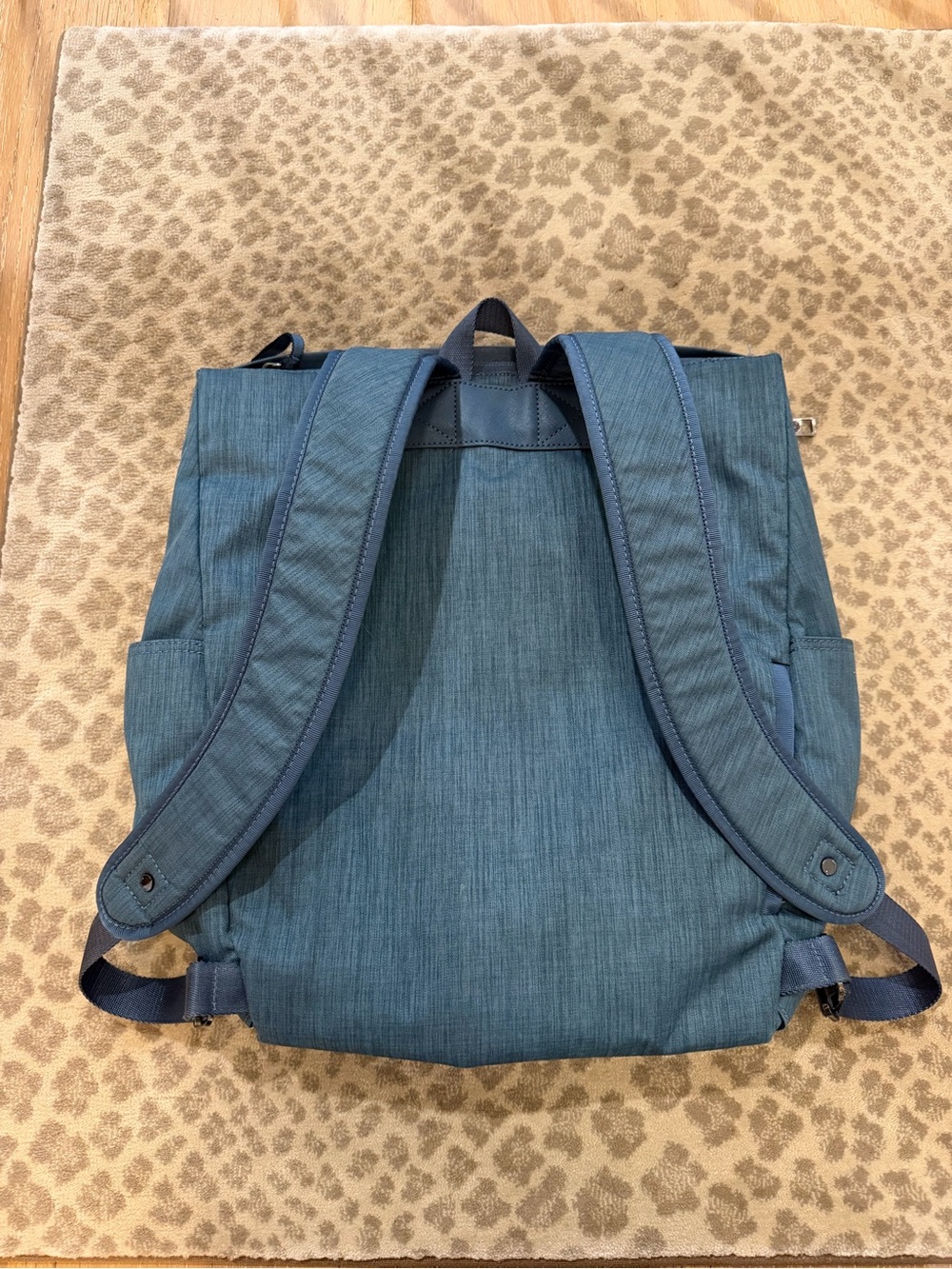 Lululemon Rise and Shine Backpack - Picture 5 of 10